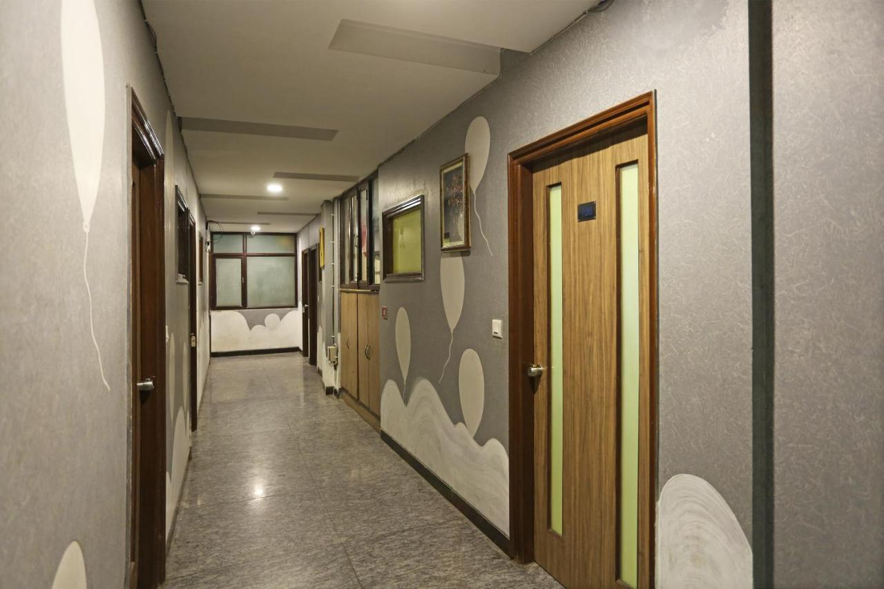 Airport Hotel Ambrosia New Delhi Exteriör bild