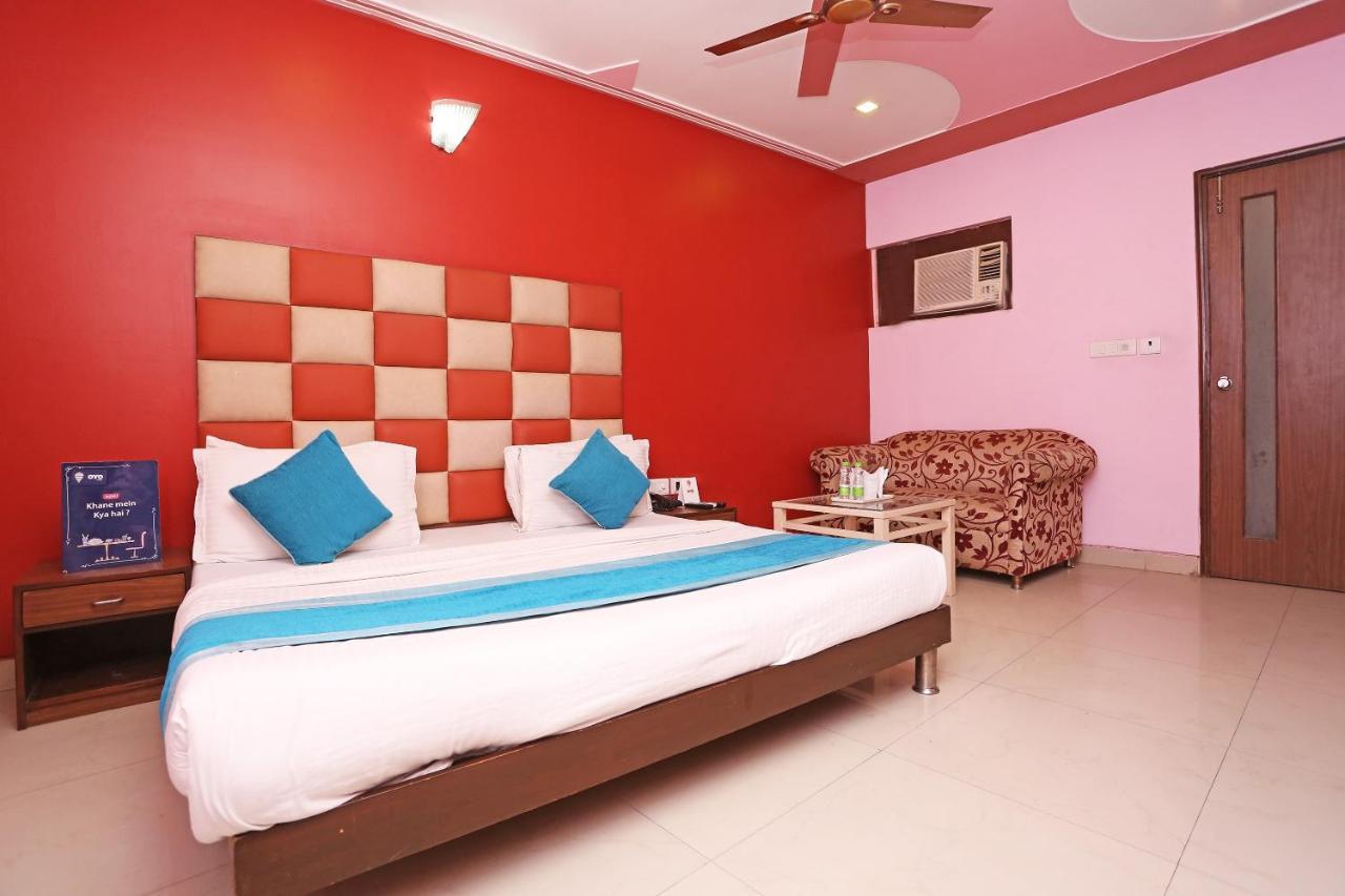 Airport Hotel Ambrosia New Delhi Exteriör bild
