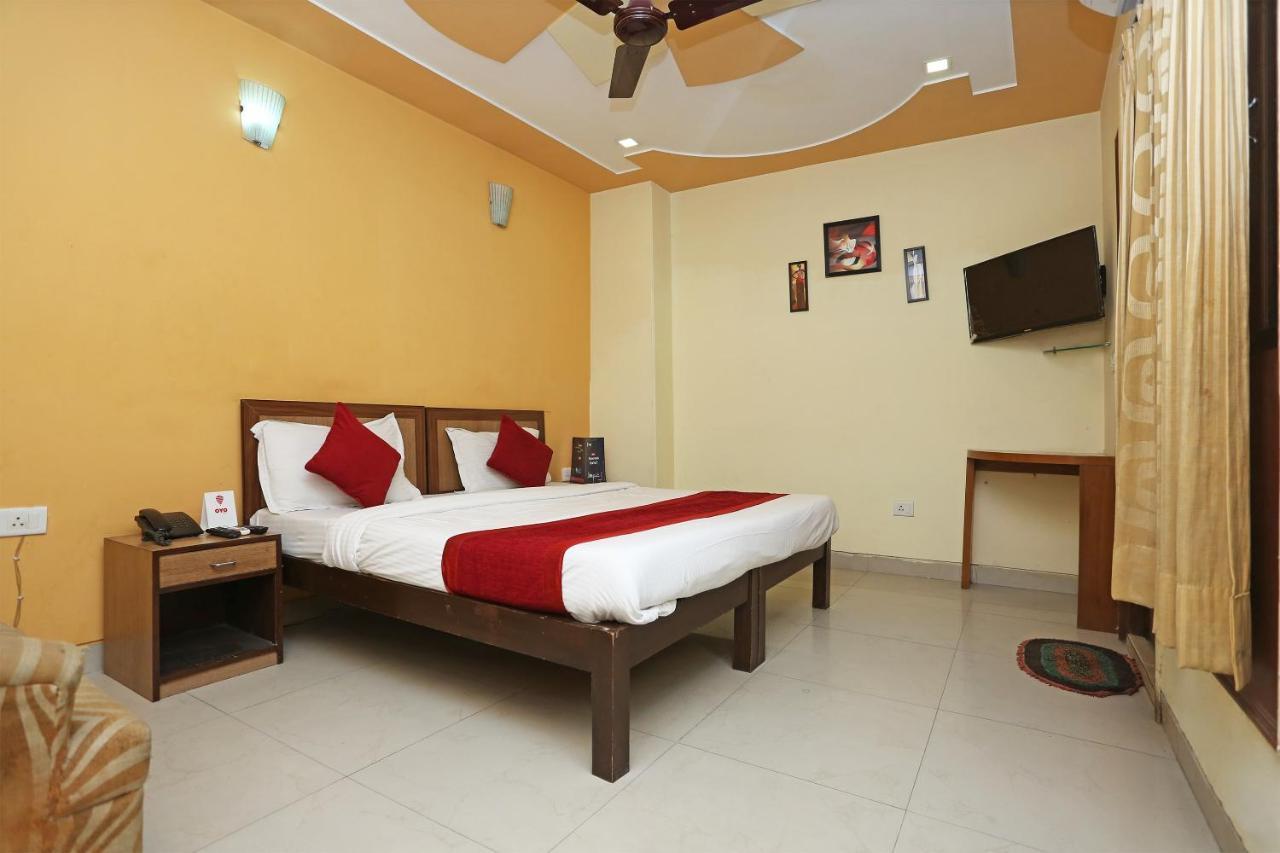 Airport Hotel Ambrosia New Delhi Exteriör bild