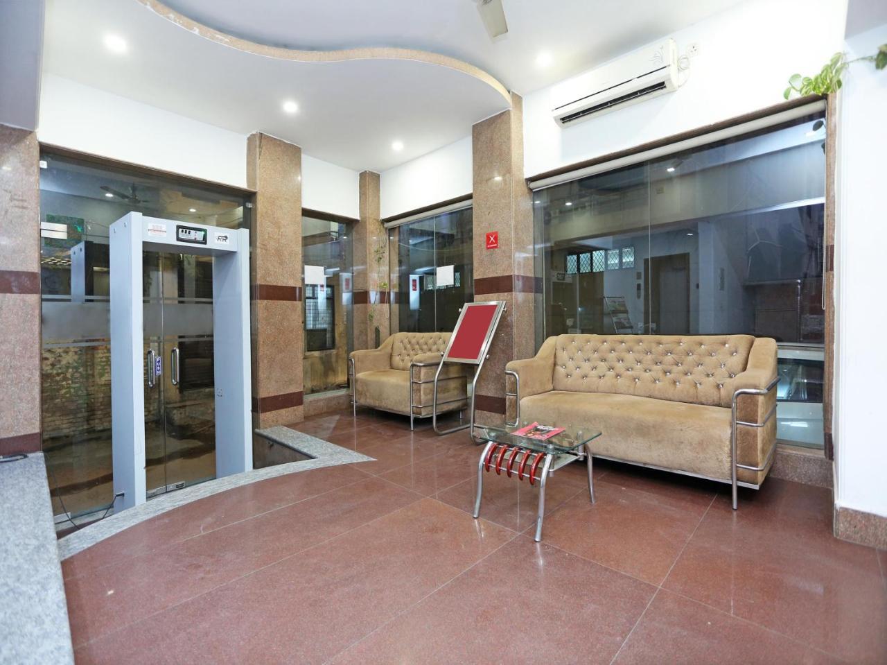 Airport Hotel Ambrosia New Delhi Exteriör bild