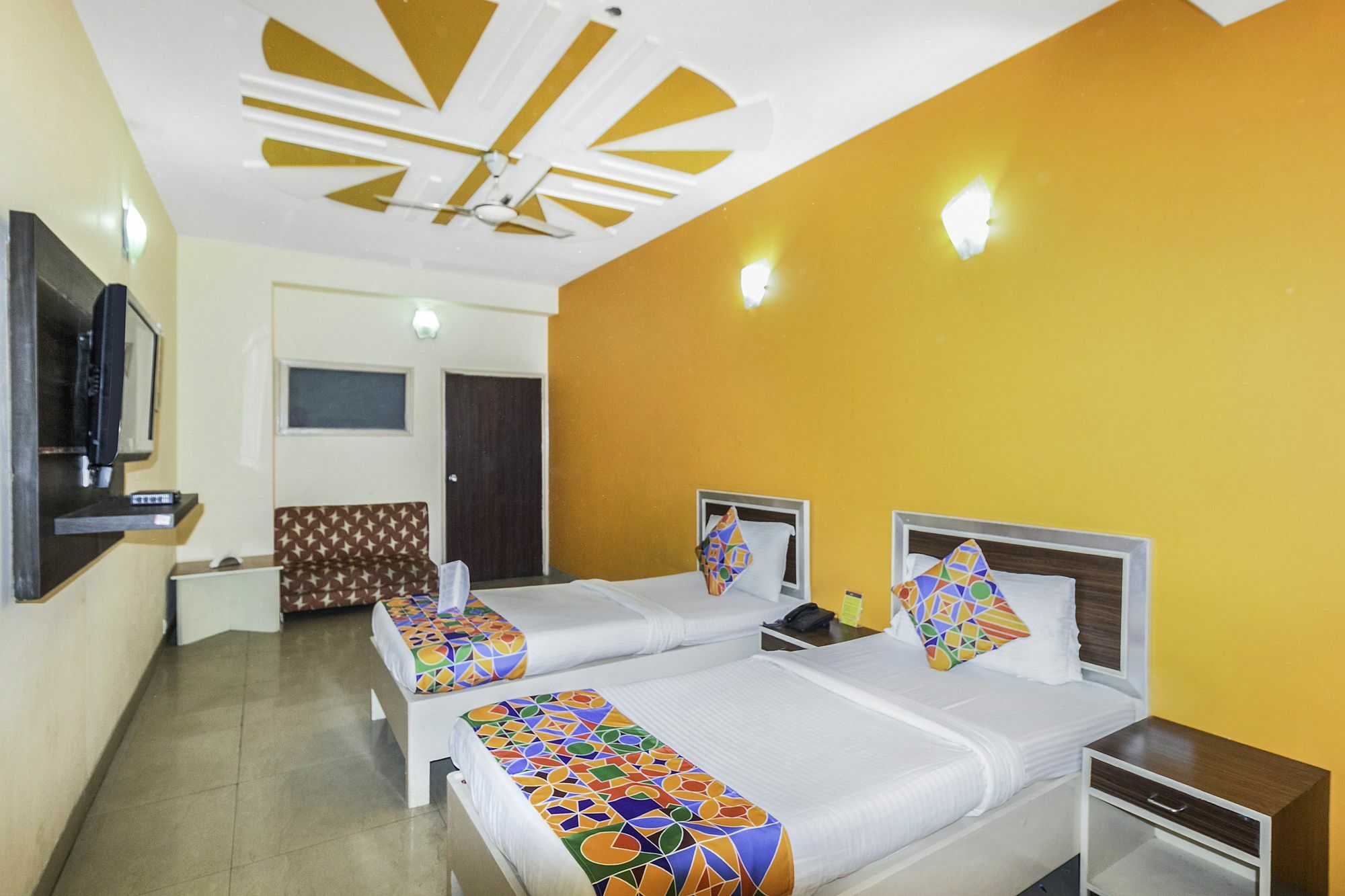 Airport Hotel Ambrosia New Delhi Exteriör bild