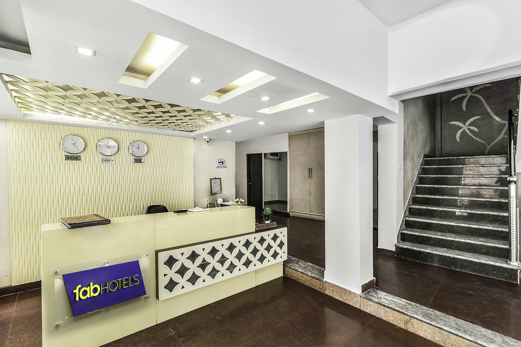 Airport Hotel Ambrosia New Delhi Exteriör bild
