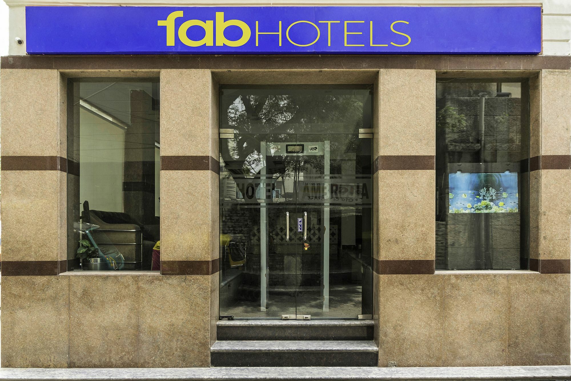 Airport Hotel Ambrosia New Delhi Exteriör bild