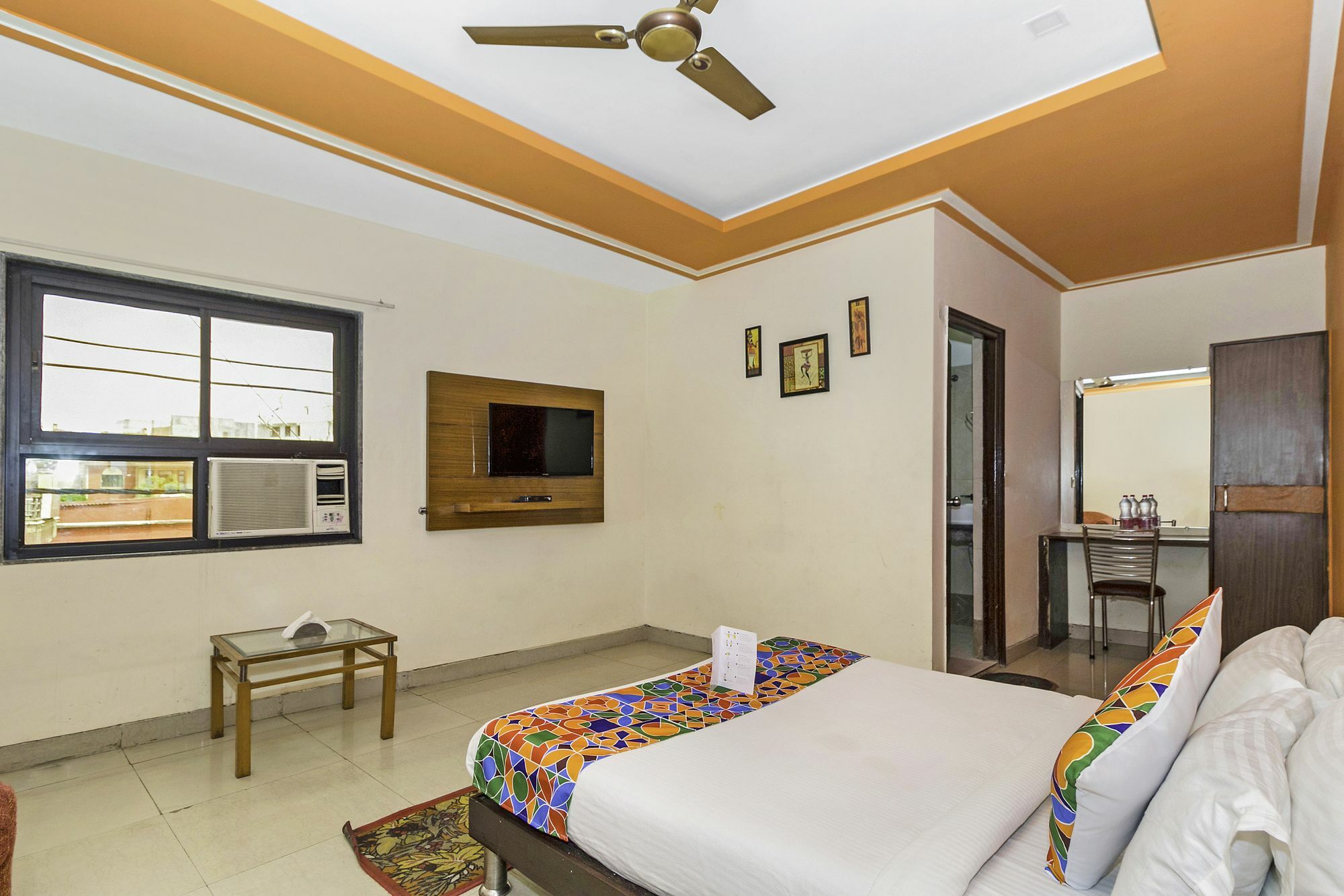 Airport Hotel Ambrosia New Delhi Exteriör bild